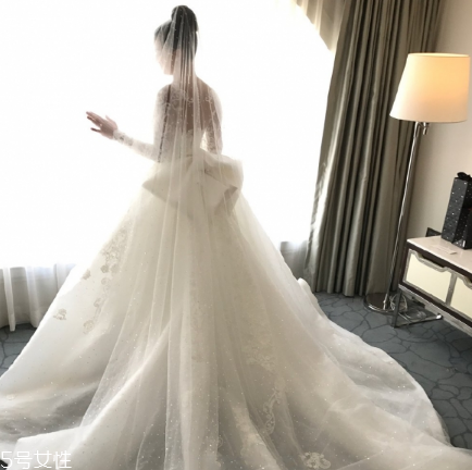 婚紗能干洗嗎？婚紗干洗會(huì)有損害嗎？