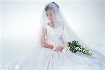 婚紗是男方買還是女方買？婚紗應(yīng)該哪一方買？