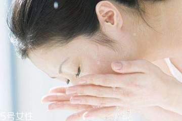 敏感肌能用煙酰胺嗎？煙酰胺過敏肌可以用嗎？