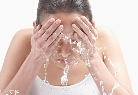敏感肌可以用水楊酸嗎？水楊酸適合敏感肌嗎？