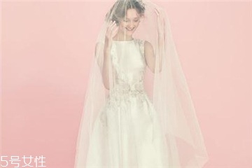 婚紗上的紅酒怎么處理？婚紗沾上紅酒怎么洗掉？