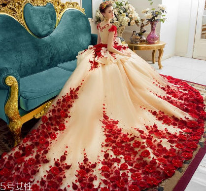 婚紗上的口紅怎么處理？婚紗蹭上口紅能洗掉嗎？
