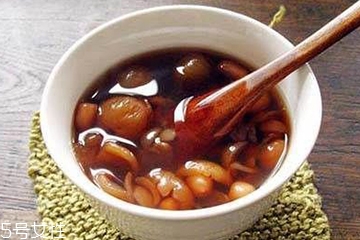 花生衣能和蜂蜜一起吃嗎？花生衣和桑棗一起煮會(huì)怎樣？