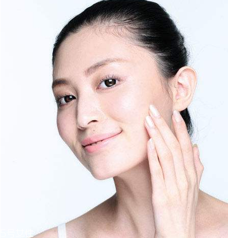 干皮可以用散粉嗎？皮膚干用什么散粉？