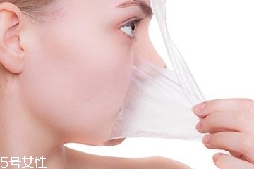 干皮臉上出油怎么辦？干性皮膚出油是為什么？