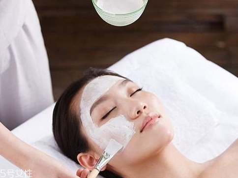 干皮臉上掉皮怎么辦？臉特別干脫皮怎么辦？