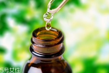 油皮能用精油嗎？精油適合油皮用嗎？