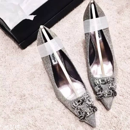 婚鞋可以穿黑色嗎？婚鞋穿黑色好嗎？