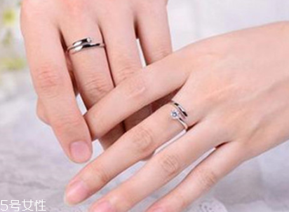 婚戒可以戴中指嗎？婚戒能戴在中指上嗎？