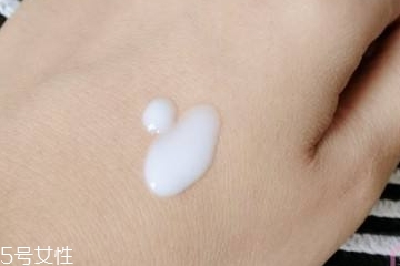 乳液倒不出來怎么辦？玻璃瓶乳液怎么倒出來？