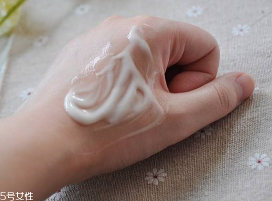 乳液過期了還能用嗎？過期乳液有什么妙用？
