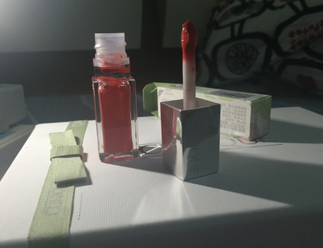 倩碧小方唇釉怎么樣？倩碧唇釉使用心得