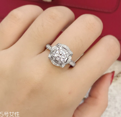 鉆戒可以用醋洗嗎？鉆戒用醋洗是對(duì)的嗎？