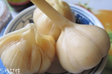 糖醋蒜的腌制方法 糖醋蒜怎么做？