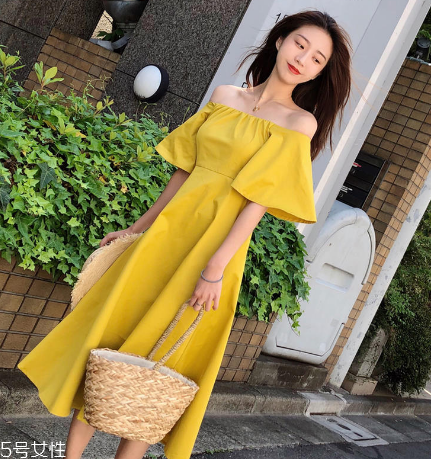 夏天穿什么顏色連衣裙好？夏天適合什么顏色連衣裙？