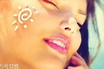 防曬霜兩年了還能用嗎？防曬霜可以用兩年嗎？