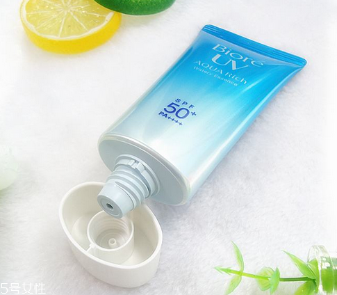 防曬霜兩年了還能用嗎？防曬霜可以用兩年嗎？
