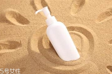 防曬霜里有熒光劑嗎？防曬霜含有熒光劑成分嗎？