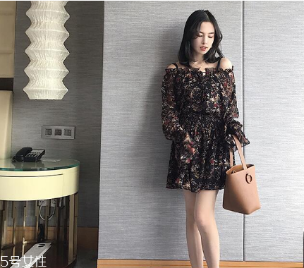女生去海邊穿什么衣服？海邊度假怎么穿搭顯瘦？