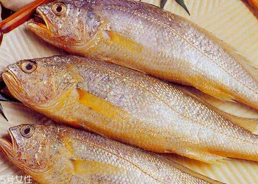 黃花魚(yú)去鱗嗎？黃花魚(yú)去內(nèi)臟嗎？