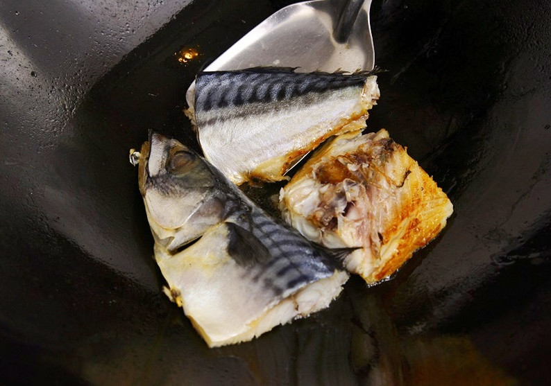鯖魚(yú)怎么煎 鹽漬鯖魚(yú)怎么煎好吃