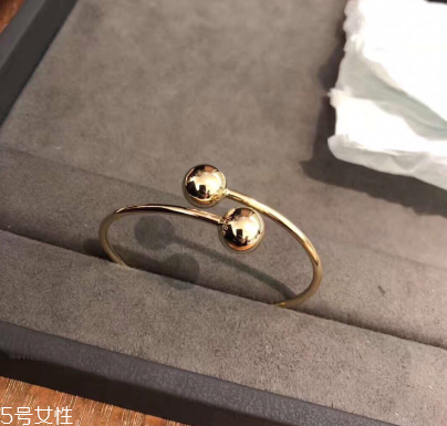 手鐲可以戴兩只手嗎？手鐲可以?xún)芍皇滞瑫r(shí)戴嗎？