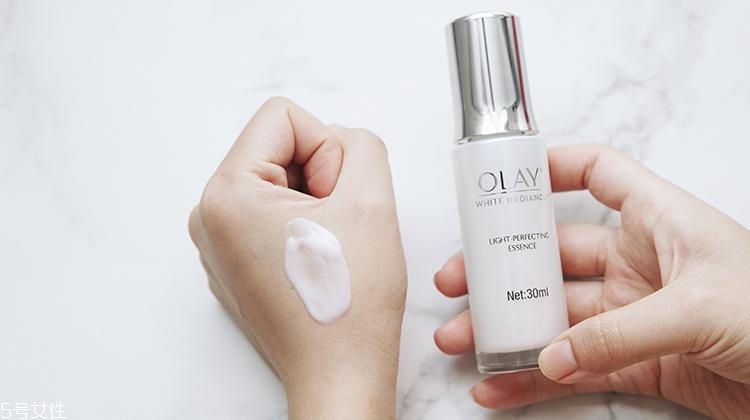 olay水感透白系列與水感透白臻粹系列哪個(gè)好？什么區(qū)別？