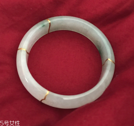 手鐲可以帶著睡覺嗎？手鐲睡覺戴好嗎？