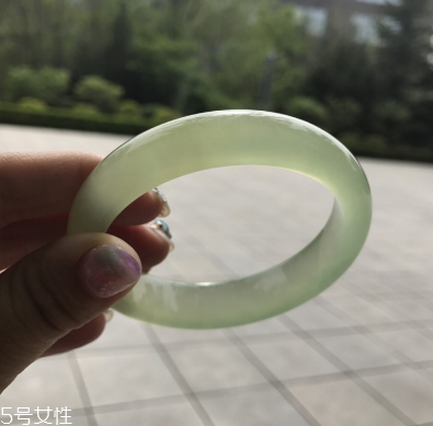 手鐲對身體有好處嗎？手鐲有哪些好處？