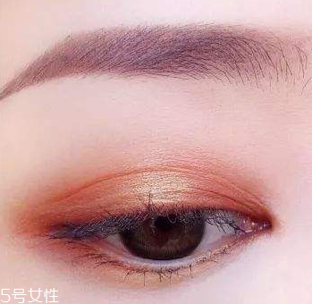 眼影會(huì)暈妝嗎？為什么眼影總是暈妝？