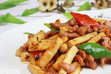 鹿肉和牛肉哪個(gè)好？鹿肉和牛肉哪個(gè)好吃些？