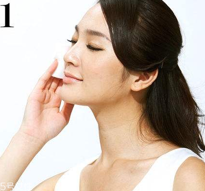 化妝水為什么要用化妝棉？化妝水可以不用化妝棉嗎？
