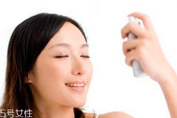 化妝水二次清潔怎么用？怎么用化妝水做二次清潔？