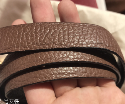 皮帶自動(dòng)扣怎么解開？自動(dòng)扣皮帶正確解法