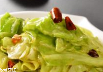 牛心菜和牛有關(guān)系嗎？牛心菜和牛沒有關(guān)系
