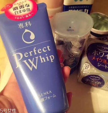 皂基洗面奶可以卸妝嗎？皂基洗面奶有卸妝功效嗎？