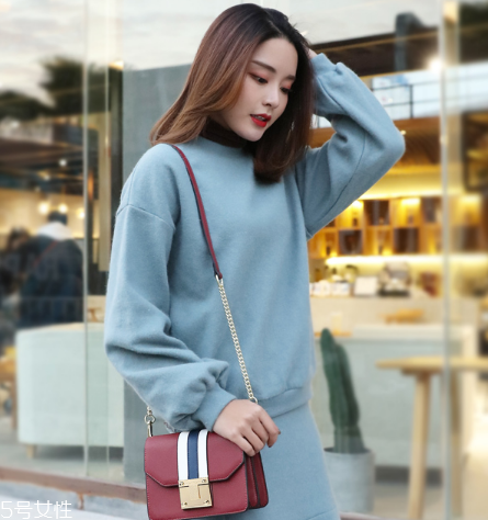 20歲女生背什么包？20多歲女生適合什么包包？