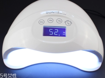 美甲燈會把手照黑嗎？美甲燈之前要涂防曬霜嗎？