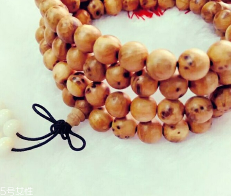 崖柏手串女人能帶嗎？崖柏手串適合女生戴嗎？