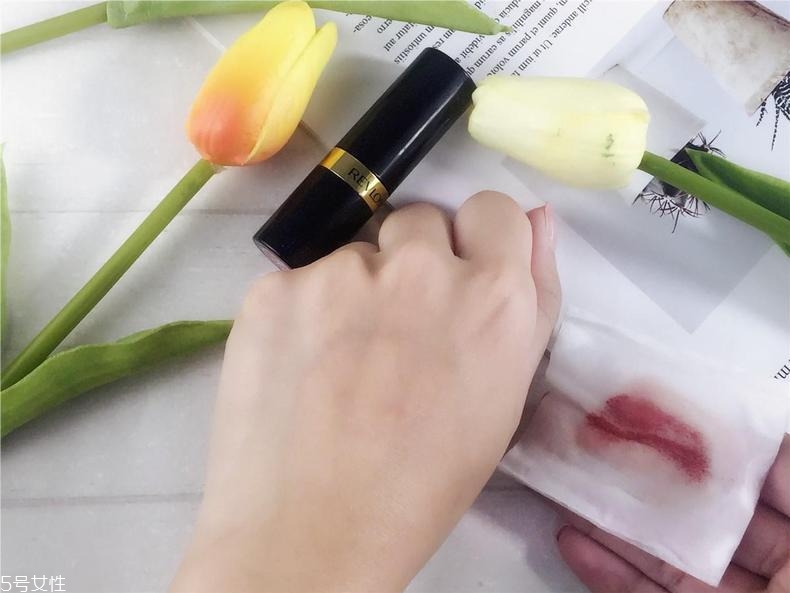 露華濃525是什么色？露華濃525適合黃皮嗎？