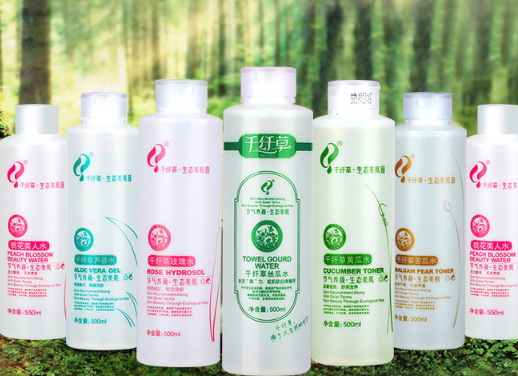 絲瓜水和玫瑰水哪個好？絲瓜水和玫瑰水可以一起用嗎