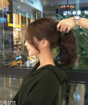 燙發(fā)是冷燙好還是熱燙好？冷燙和熱燙哪個更自然？