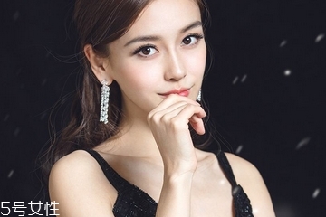 染發(fā)是干發(fā)還是濕發(fā)？關(guān)于染發(fā)的小問(wèn)題