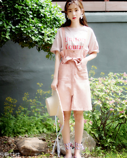 不會(huì)穿衣服搭配怎么辦？有這三樣就夠了