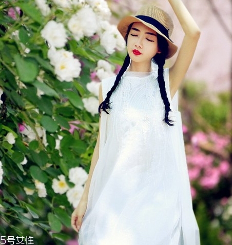 棉麻長裙子怎么搭配？文藝妹紙都這樣穿