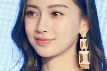 染發(fā)長出黑發(fā)怎么辦？補(bǔ)色來幫你