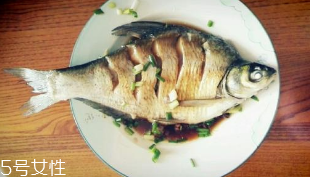 鳊魚(yú)和鯽魚(yú)哪個(gè)好 鳊魚(yú)和鯽魚(yú)的區(qū)別