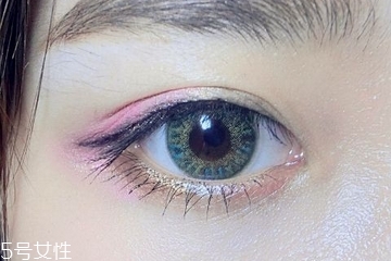 美瞳能用多久 看美瞳分類(lèi)
