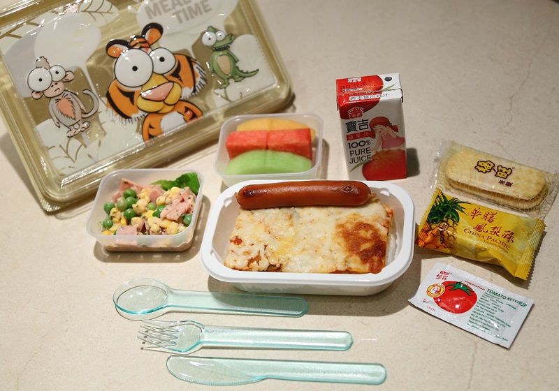 飛機(jī)餐是免費的嗎 解析飛機(jī)上的食物能吃嗎