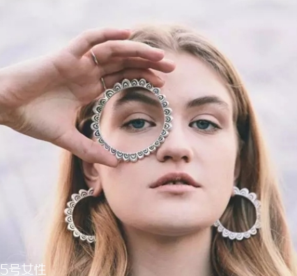 ali munn是什么牌子 簡(jiǎn)約控不能錯(cuò)過